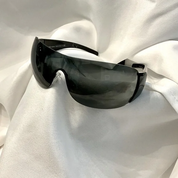 Lost prada sunglasses shop